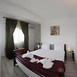 Panos Gasthuis Două Mai