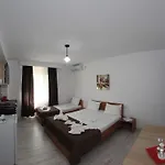 Panos Gasthuis Două Mai