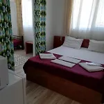 Gasthuis Panos Două Mai