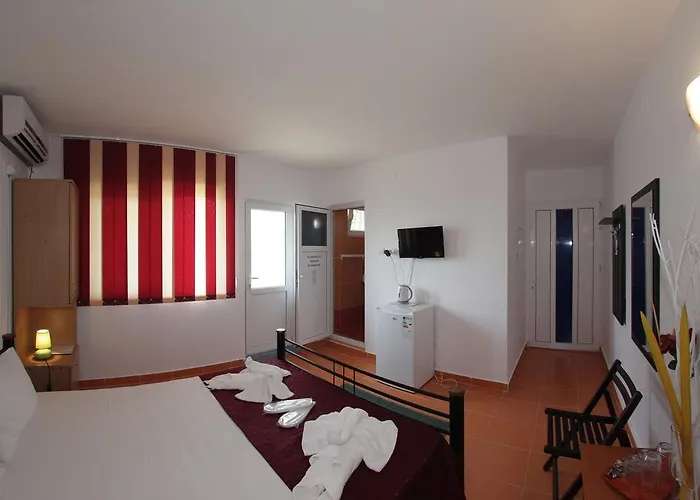 招待所 Panos 多亚马伊