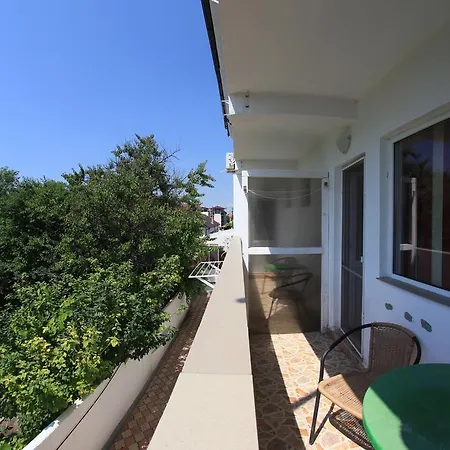 Panos Guest house 3*