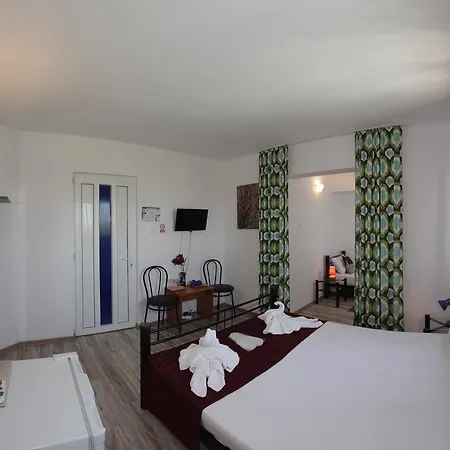 Panos دووا مايْ