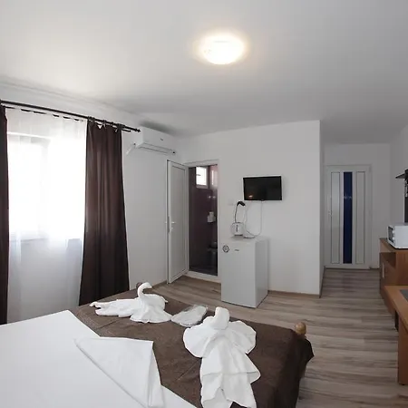 Panos 3* 2 Mai
