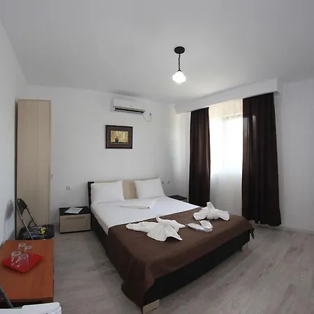 Panos دووا مايْ